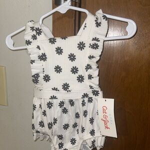 Cat & Jack Cream Romper with Black Floral Daisies